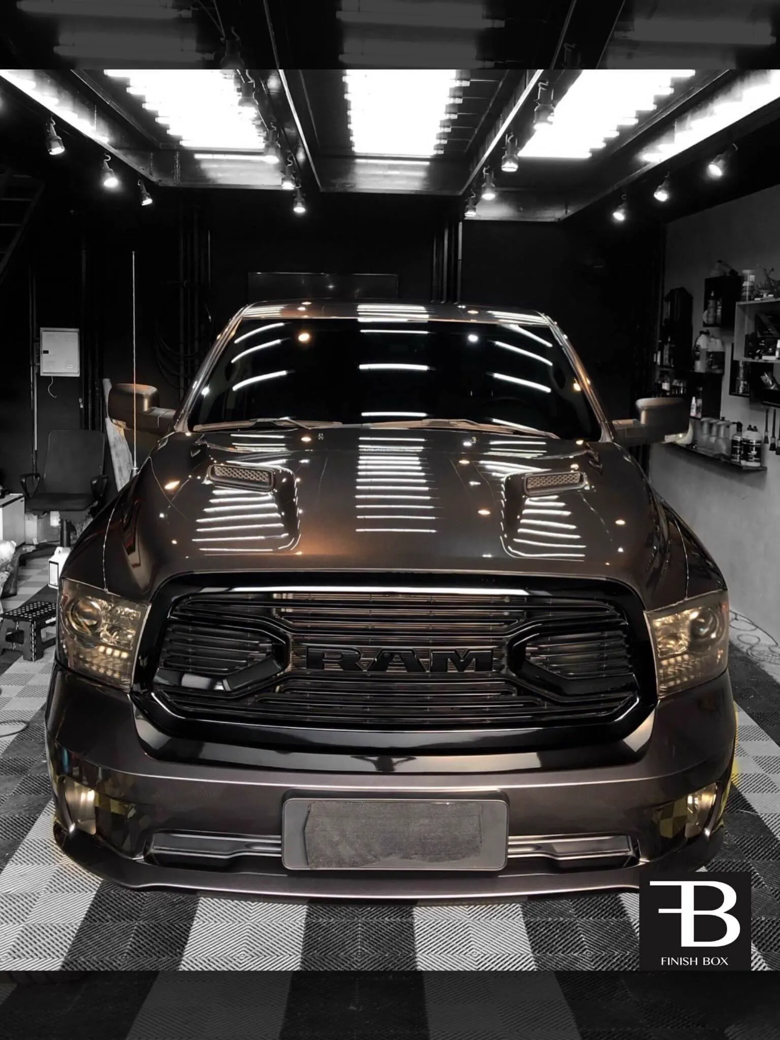 Dodge RAM grafite