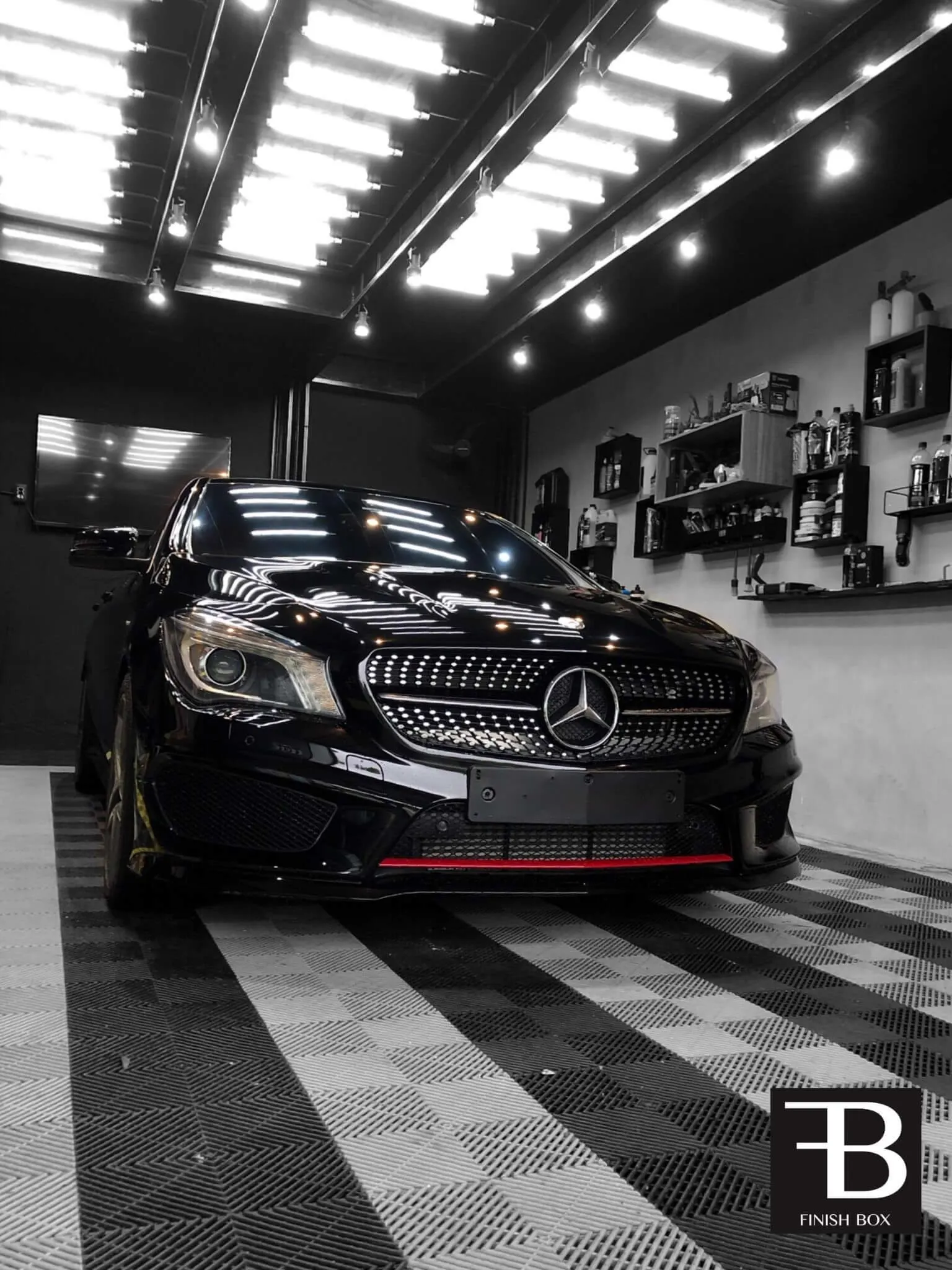 Mercedes CLA 250 preta