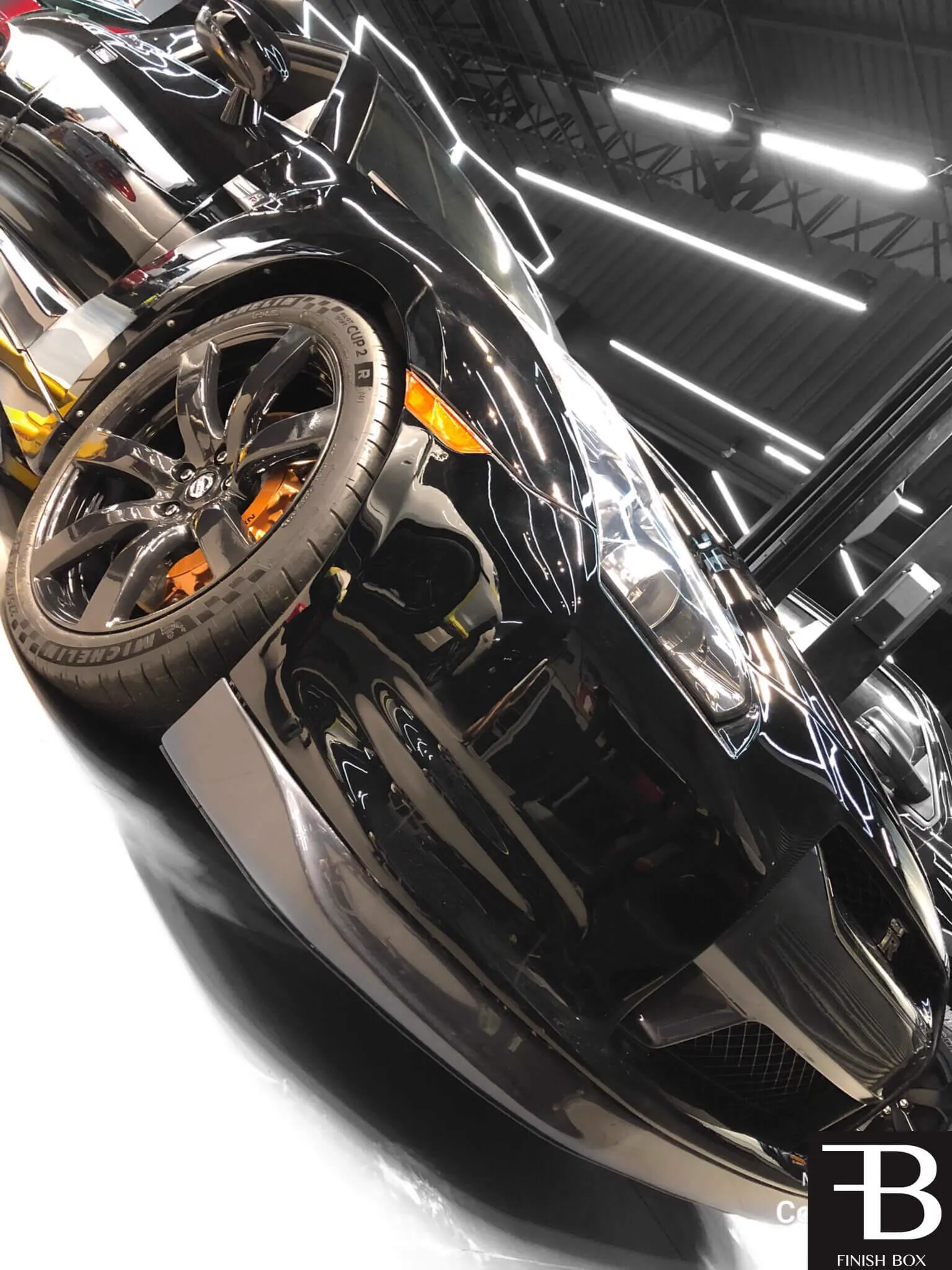 Nissan GT-R preto com PPF aplicado no estúdio Finish Box